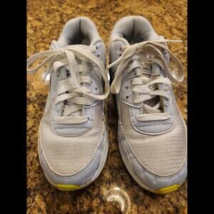 Nike Air Max 90 size 5Y‎